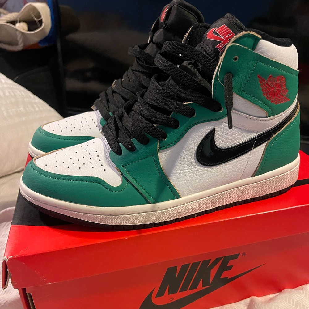 Air Jordan 1 Lucky Green
